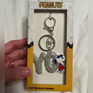 Peanuts snoopy bag charm/keychain